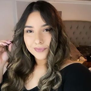 Meet your Posher, Abigail